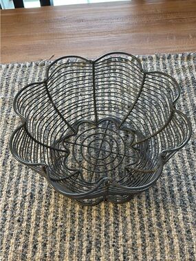 Vintage Sturdy Wire Fruit Basket